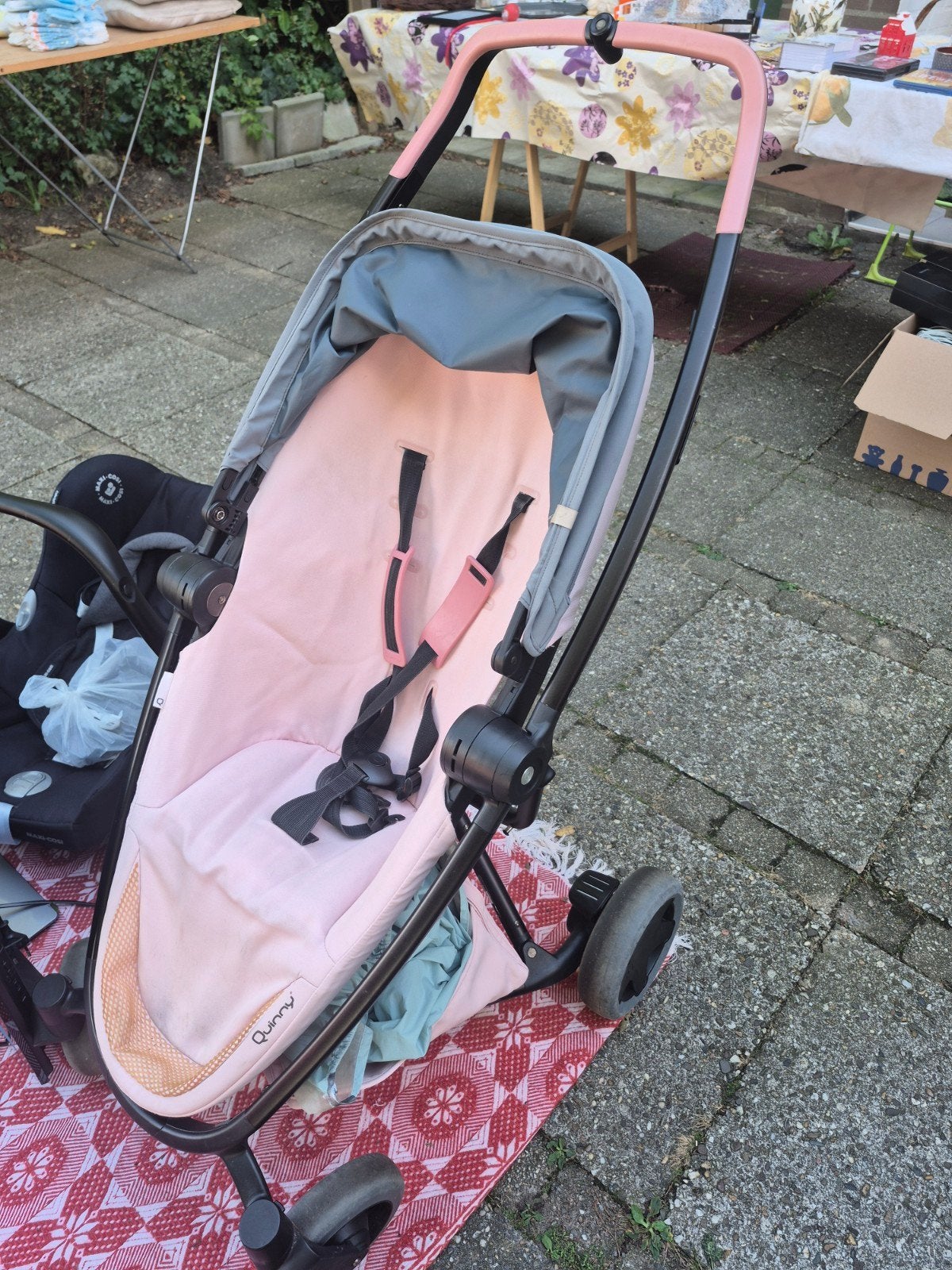 Roze Quinny kinderwagen met omkeerbare zitting, Ophalen, Gebruikt, Kinderwagen, Quinny