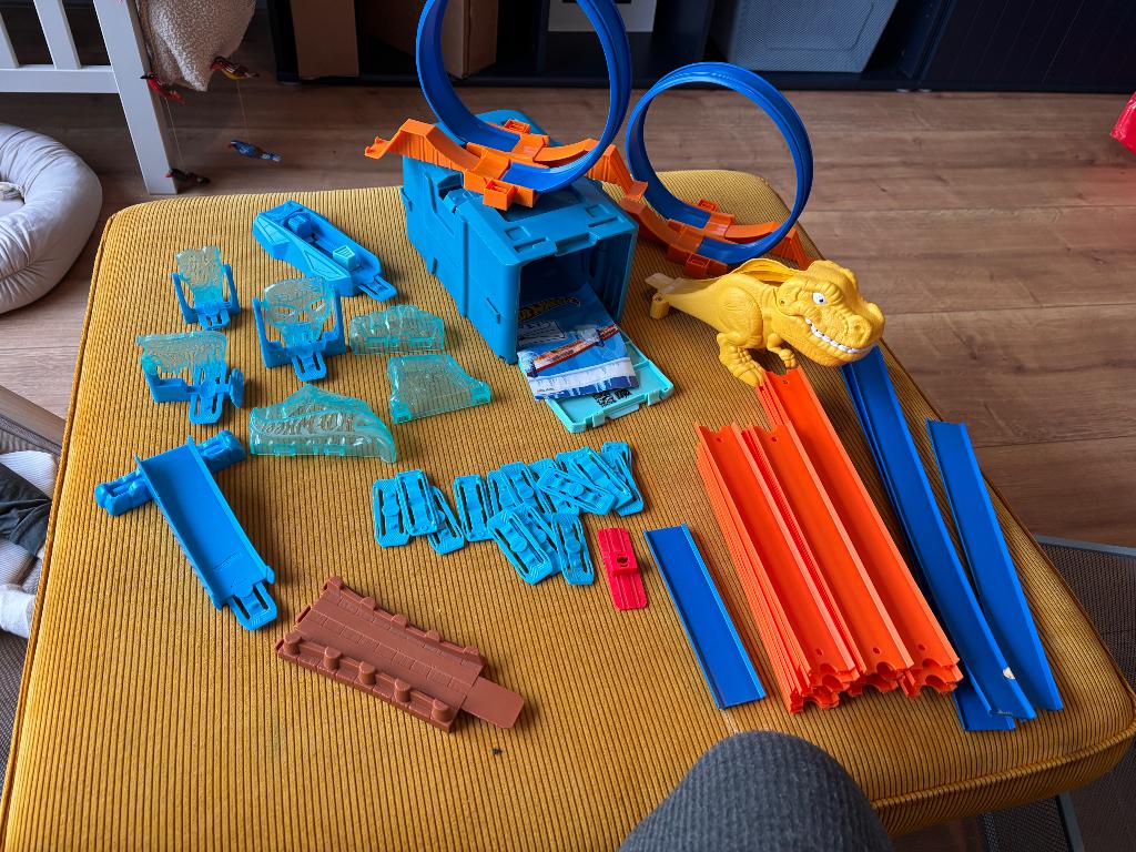 hotwheels autos en baan, Kinderen en Baby's, Speelgoed | Racebanen, Gebruikt, Onderdelen, Ophalen of Verzenden, Hot Wheels