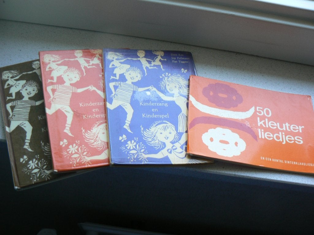 Kinderzang en Kinderspel deel 1-2 en 3 + 50 kleuterliedjes, Ophalen of Verzenden, Gelezen, Artiest
