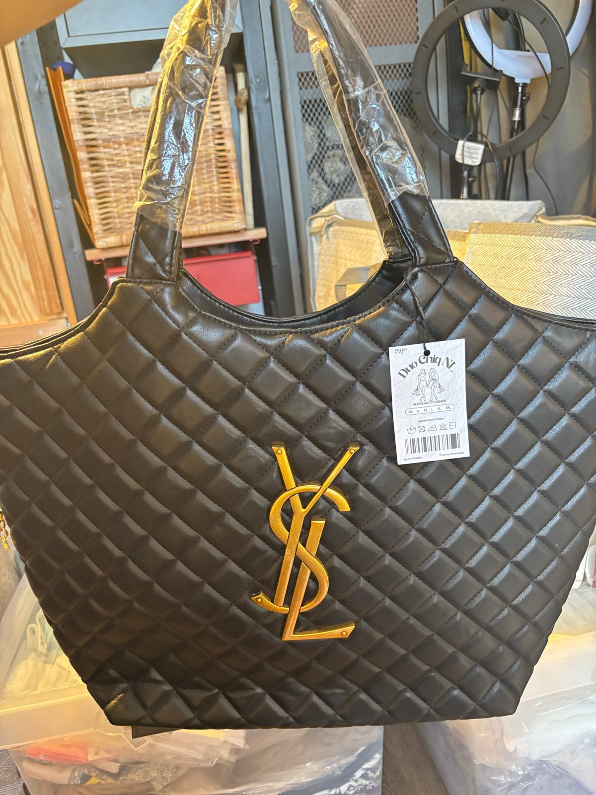 Nieuwe Grote Gewatteerde Tote Bag met Gouden Logo, Ophalen of Verzenden, Nieuw, Zwart, Shopper