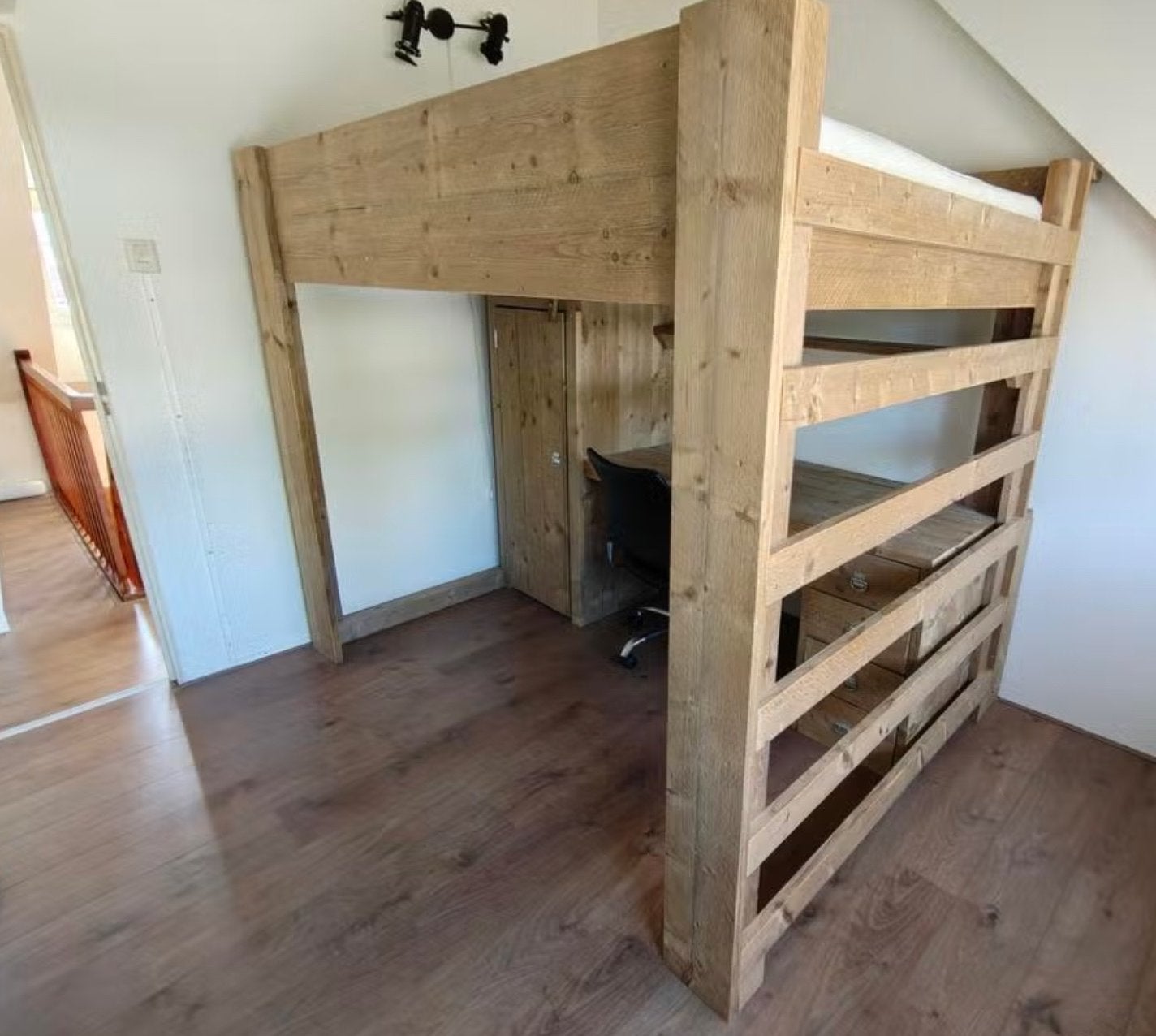 Stevige hoogslaper (twijfelaar) met bureau & kast, moet weg!, Ophalen, Hoogslaper, Tweepersoons, 140 cm