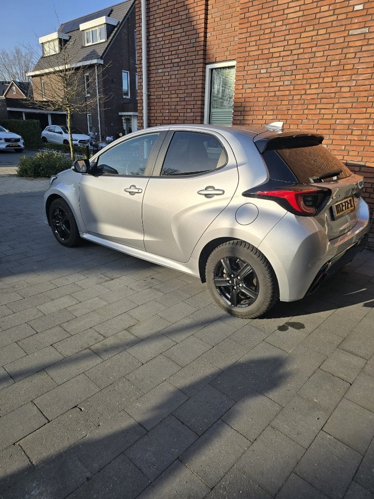 Mazda 2 1.5 Hybrid 116pk CVT 2024 Grijs, Auto's, Mazda, Dealer onderhouden, 450 kg, Zwart, 4 cilinders
