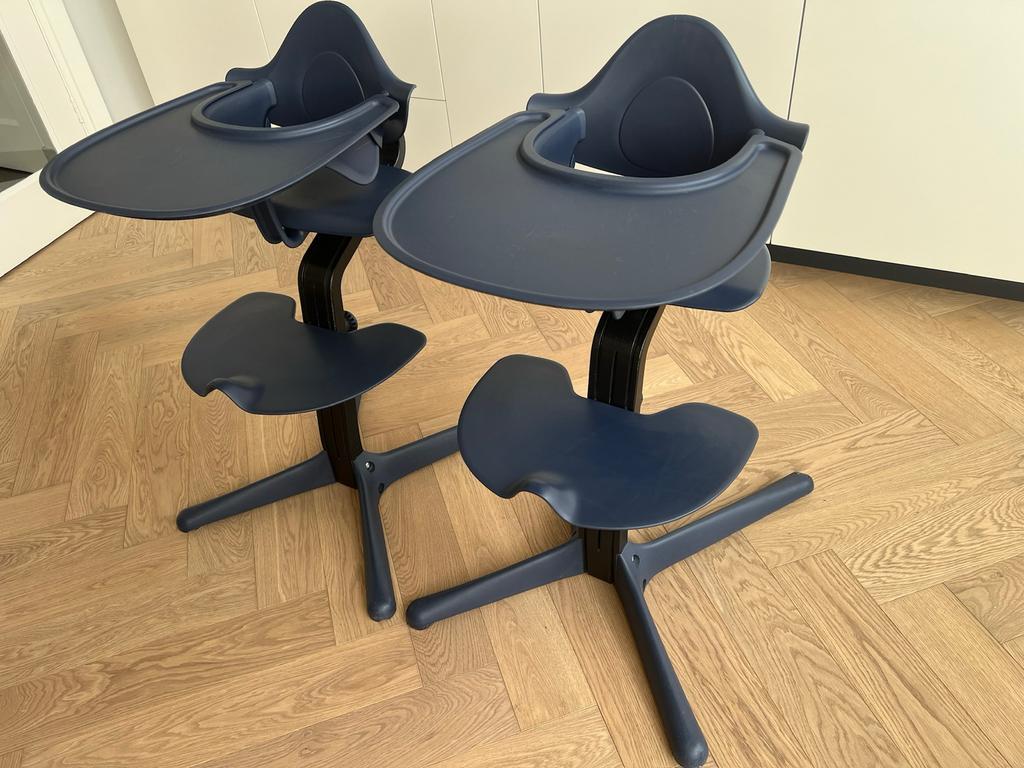 2x Stokke Nomi Kinderstoel Zwart/Donkerblauw - Meegroeistoel, Kinderen en Baby's, Kinderstoelen, Ophalen of Verzenden, Gebruikt
