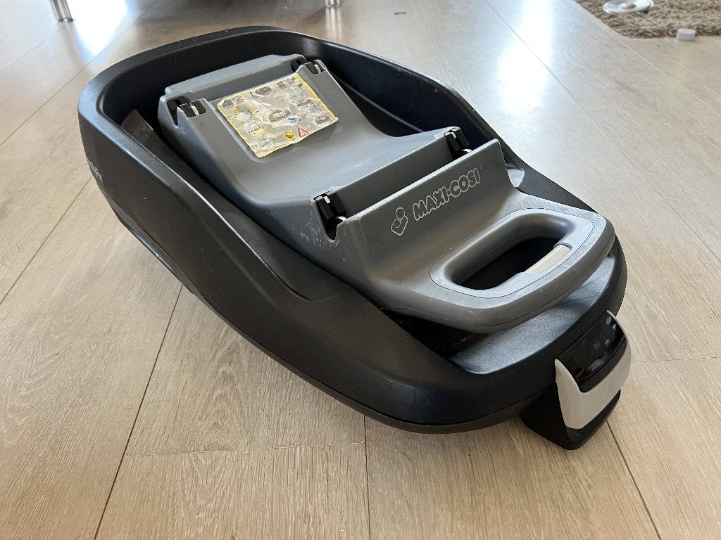 Maxi-Cosi Pearl met FamilyFix – schoon en compleet, Kinderen en Baby's, Ophalen, 9 t/m 18 kg, Verstelbare rugleuning, Zo goed als nieuw