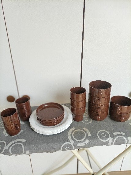 Af te halen ( bijna ) gratis. Campingservies, Ophalen, Gebruikt