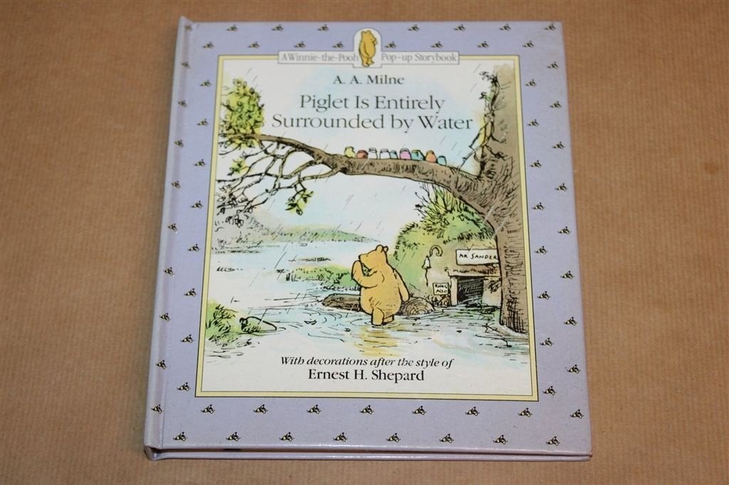 Piglet Surrounded by Water — Winnie-the-Pooh Pop-up Boek, Ophalen of Verzenden, Gelezen