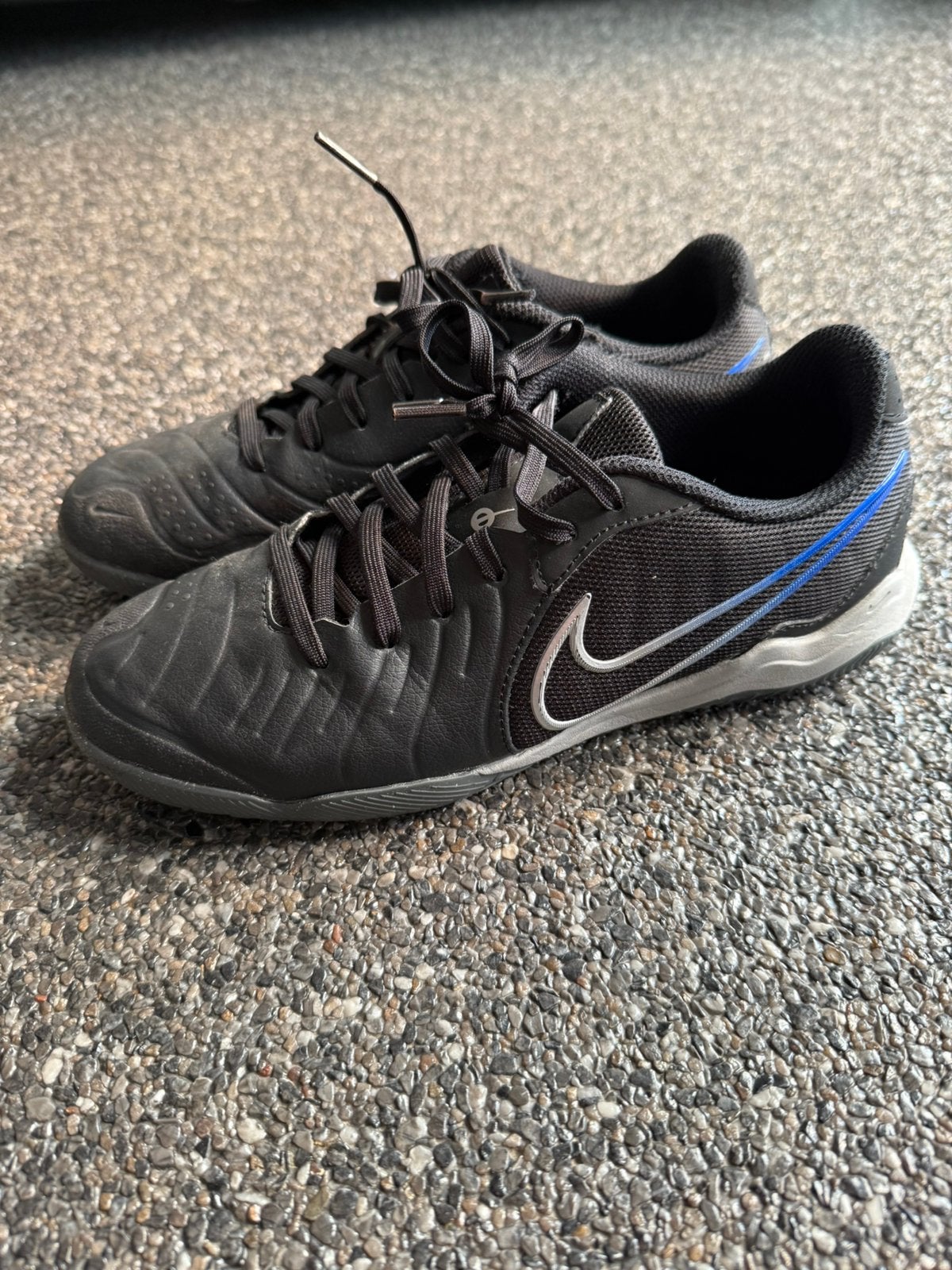 Nike zaalvoetbal schoenen maat 39 zgan, Ophalen, Zo goed als nieuw, Schoenen
