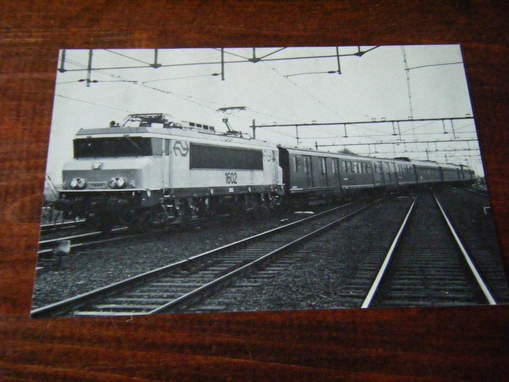 O43 - Locomotief 1602 - NS - Mooi, Verzamelen, Ophalen of Verzenden, Trein, Kaart of Prent
