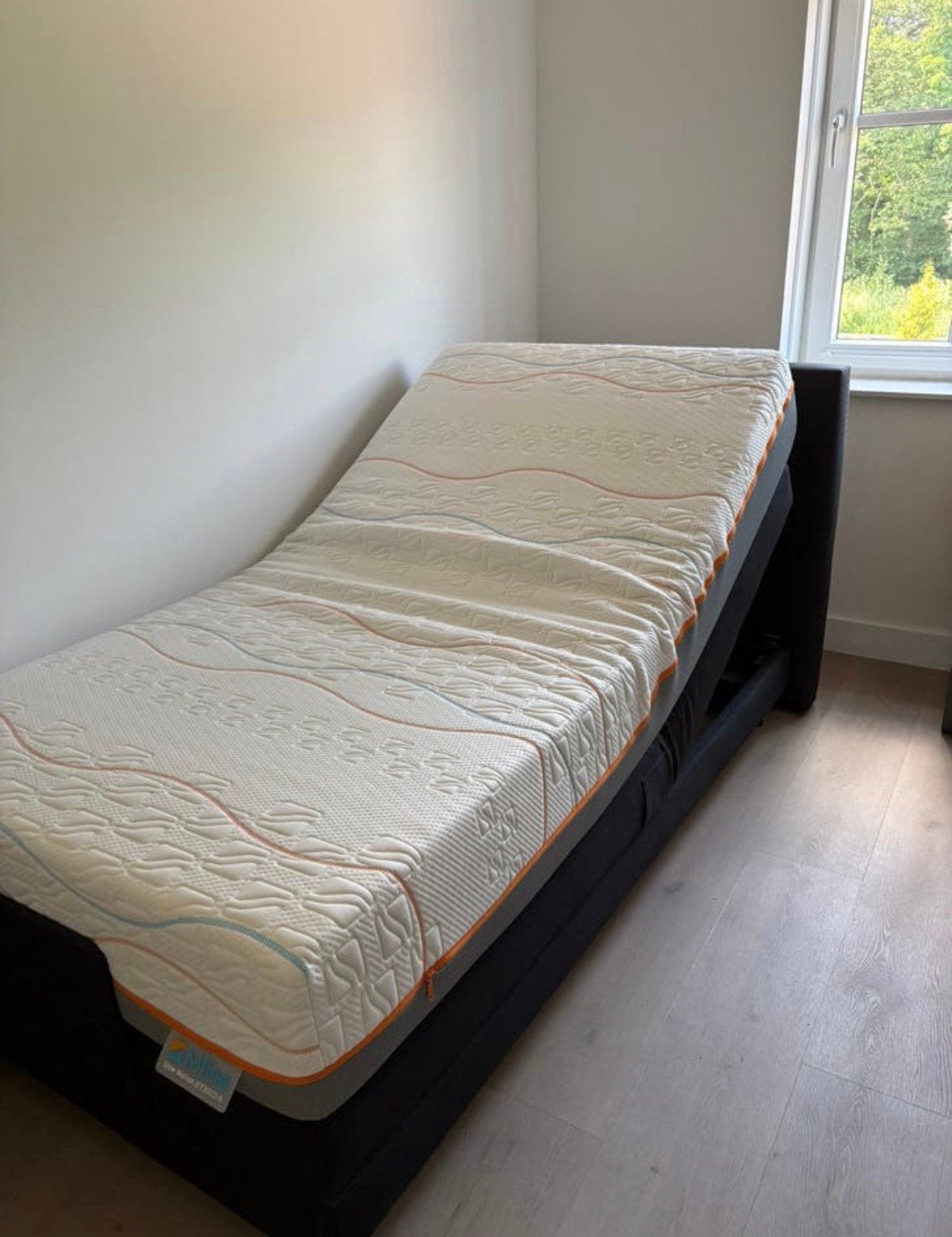 Karlsson Electr Boxspring 100x200 Mline Slowmotion 6 Z.G.A.N, Ophalen, 100 cm, Eenpersoons, Zo goed als nieuw