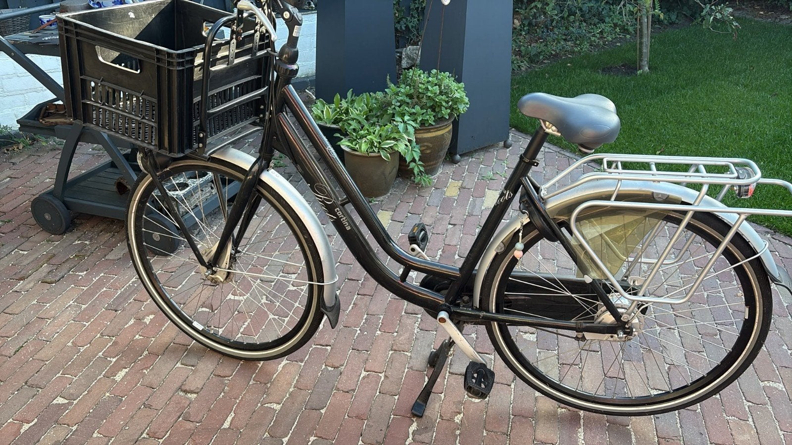 Cortina damesfiets (mamafiets), zwart zilvernkleurig