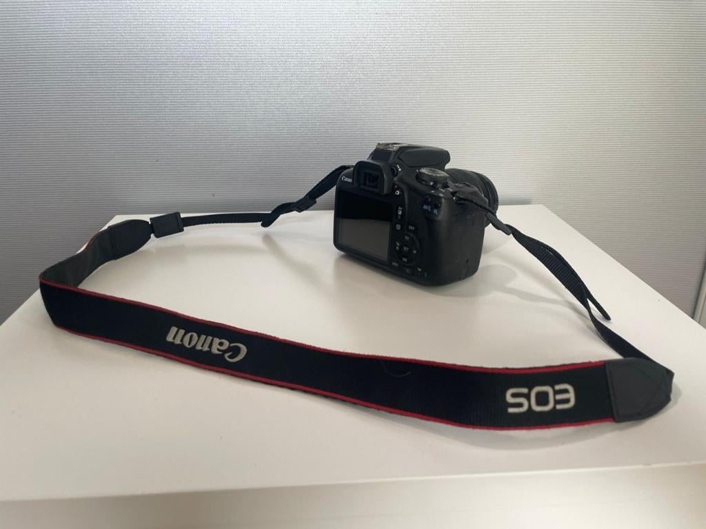 Canon EOS 2000D Spiegelreflexcamera met accessoires!, Spiegelreflex, Canon, Ophalen of Verzenden, Zo goed als nieuw