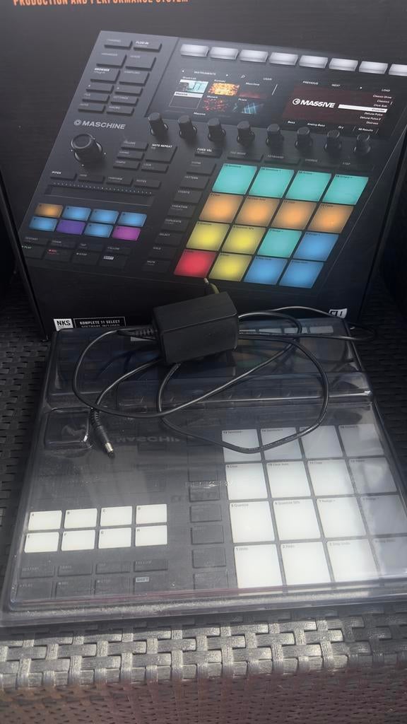 Native Instruments Maschine MK3 - Productie & Performance Sy, Overige merken, Zo goed als nieuw, Met midi-aansluiting, Overige aantallen