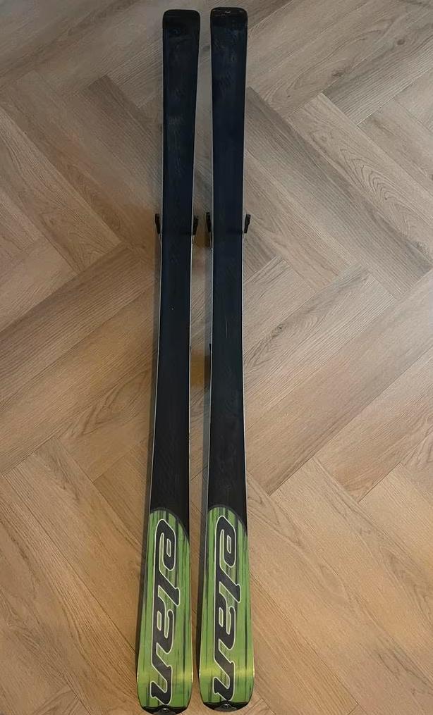 Elan Magfire 12 Ski's 176 cm met Stokken en Tas, 160 tot 180 cm, Gebruikt, Skiën, Ski's