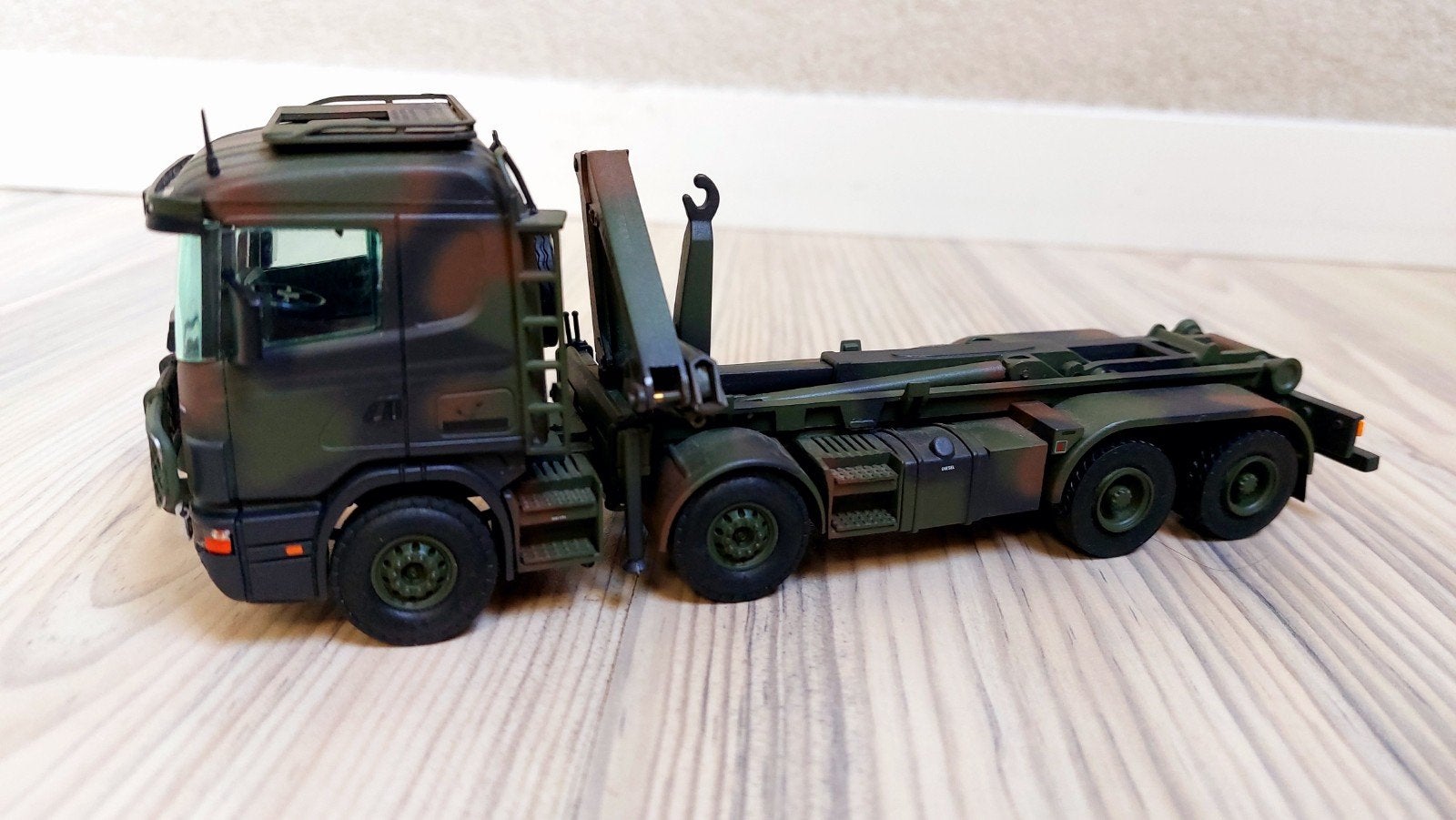 Tekno Scania WLS 8x8 landmacht leger haakarm container, Ophalen of Verzenden, Zo goed als nieuw, Bus of Vrachtwagen, Tekno