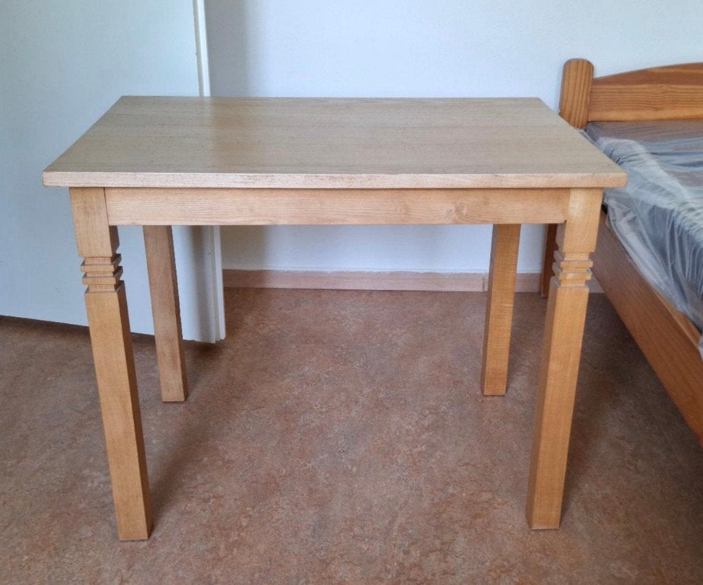 degelijke tafel gemaakt op meubelvakschool, Ophalen, 50 – 75, 50 tot 100 cm, 50 tot 100 cm