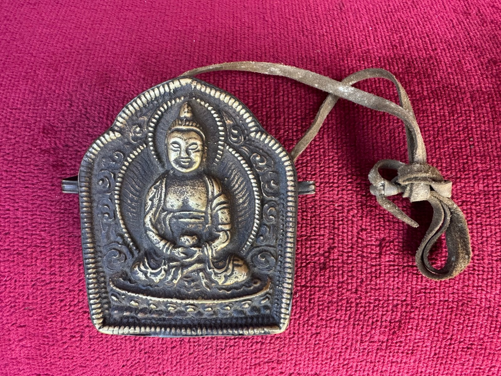 oude Tibetaanse koperen Ghau met Boeddha, Goud, Ophalen of Verzenden, 9 cm, Handgemaakt