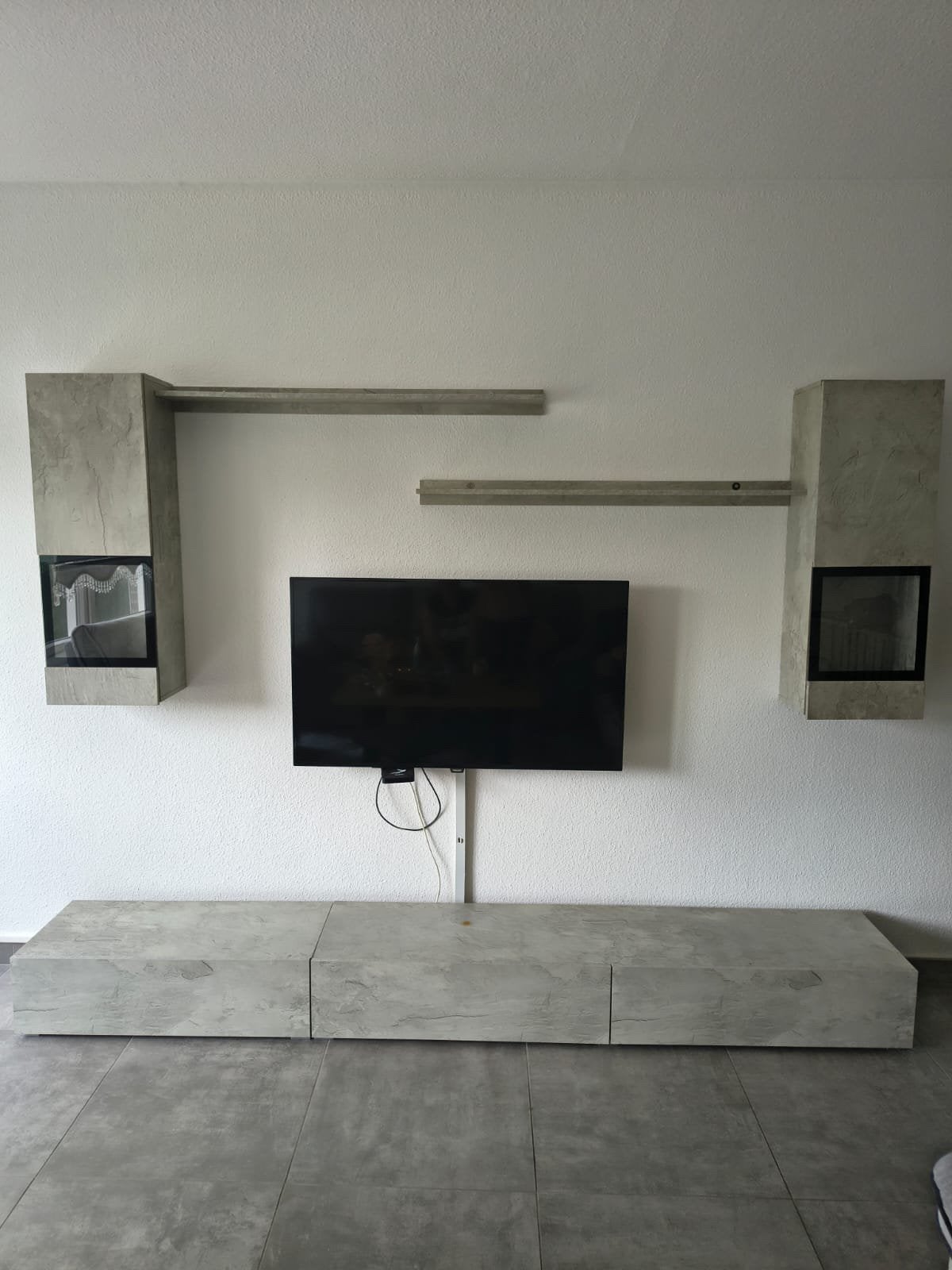 Grijze TV meubel, Ophalen