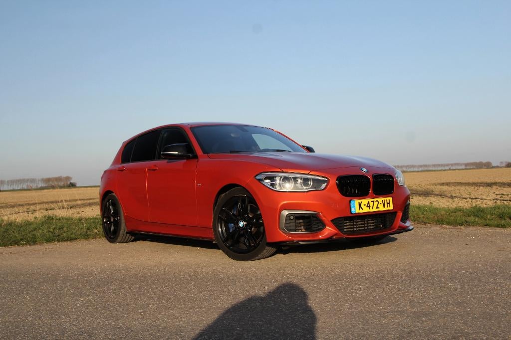 BMW M135i te koop met Maxton pakket, Auto's, Achterwielaandrijving, Zwart, Leder en Stof, USB