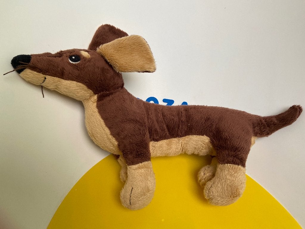 K4737 ikea hond tekkel teckel bruin, Ophalen of Verzenden, Zo goed als nieuw, Hond
