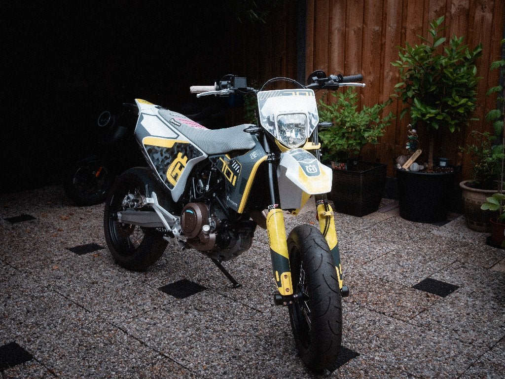 Husqvarna 701 Supermoto - A2 Kenteken Vol vermogen!, Occasion, Meer dan 35 kW, 701 cc, Minimaal motorrijbewijs A2