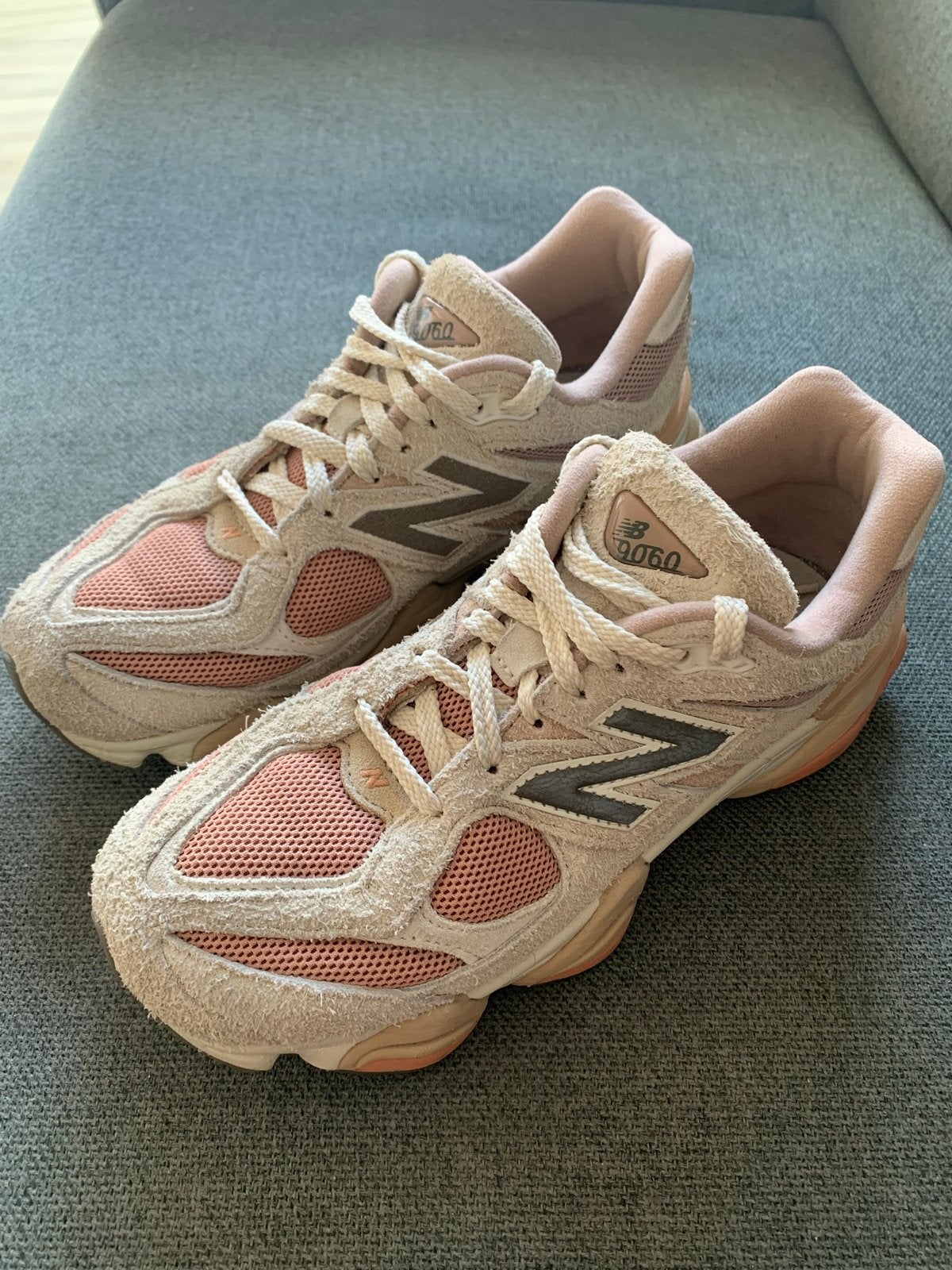 New Balance 9060 Sneakers | Flat Taupe Light Sparrow | mt 39, Beige, Ophalen of Verzenden, Sneakers of Gympen, Gedragen