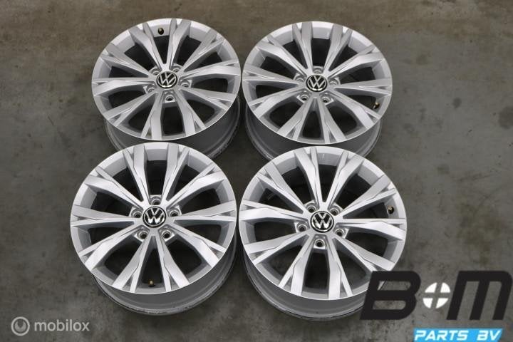 ORIGINEEL! 17 inch velgen Audi VW Tiguan 5NA! 5NA601025, Auto-onderdelen, Gebruikt, Velg(en), 17 inch, Personenwagen