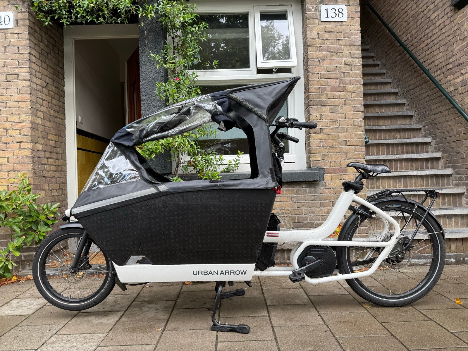 Urban Arrow Family Bakfiets - Elektrisch met Huif, Fietsen en Brommers, Fietsen | Bakfietsen, Overige merken, Gebruikt, Elektrisch