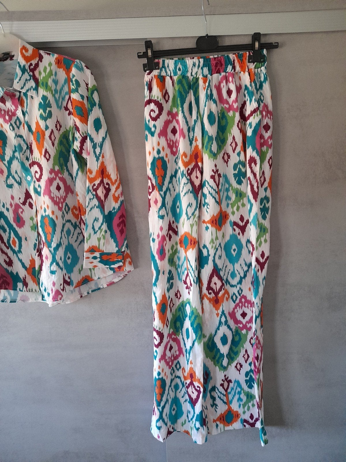 Dames broek en blouse mt M, Ophalen of Verzenden, Zo goed als nieuw, Maat 38/40 (M), Wit