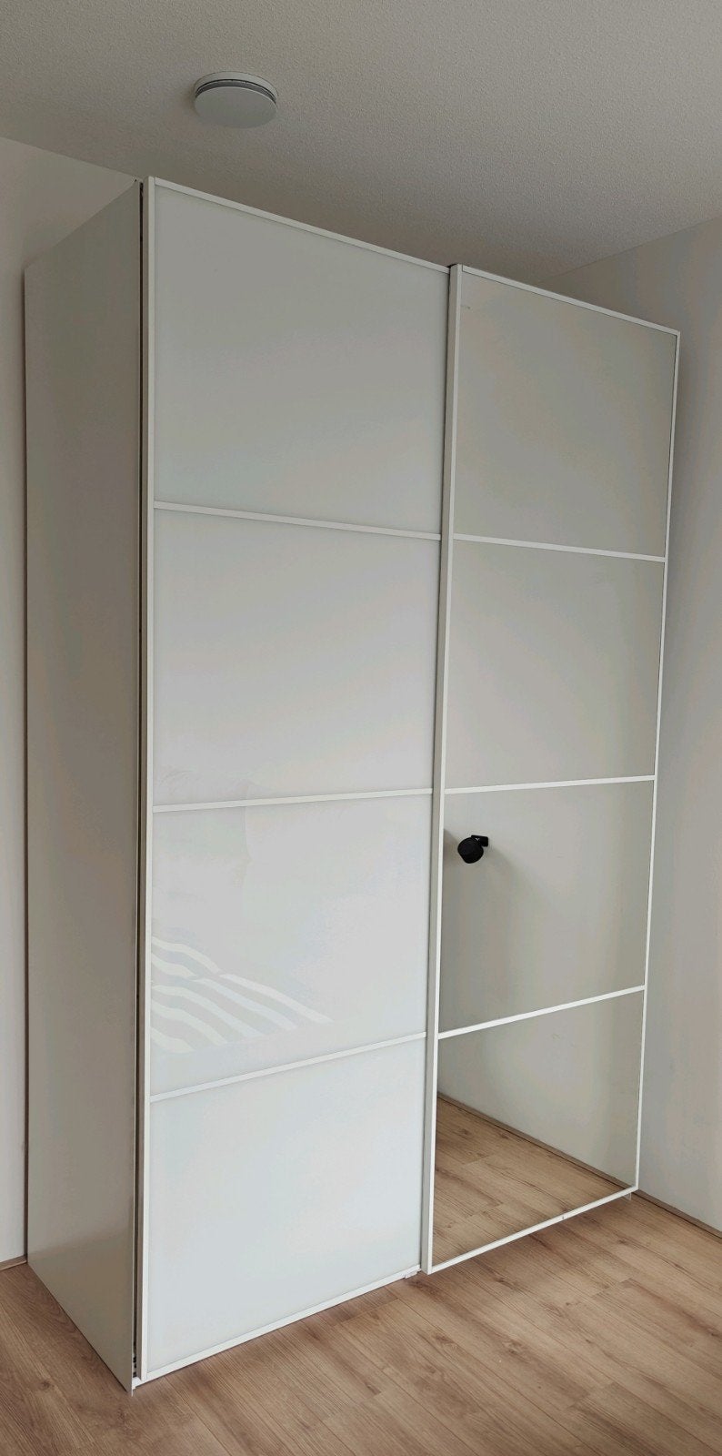 PAX Witte kledingkast met spiegel en schuifdeuren, Ophalen, 100 tot 150 cm, 200 cm of meer, Zo goed als nieuw