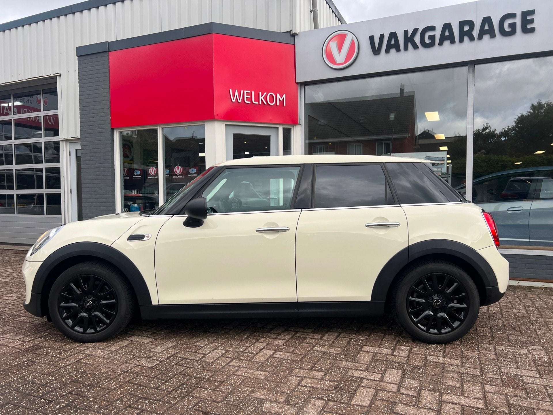 Mini Mini 1.5 One Salt, glas-dak, Nieuwstaat dealer-oh! Rijk, Auto's, Voorwielaandrijving, Dealer onderhouden, Stof, Gebruikt