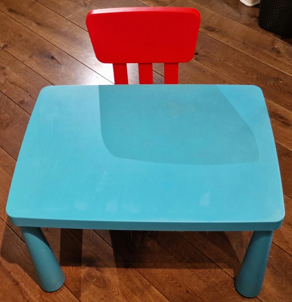 Ikea kinderstoeltje en tafel - Gebruikt maar goed, Kinderen en Baby's, Kinderkamer | Tafels en Stoelen, Ophalen, Gebruikt, Tafel(s) en Stoel(en)