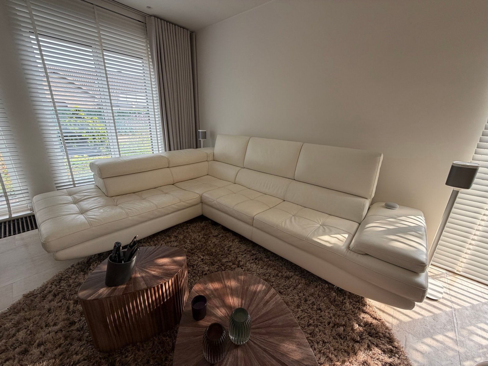 Wit leren hoekbankstel met verstelbare rug- en armleuningen, Ophalen, 250 tot 300 cm, Hoekbank, Leer