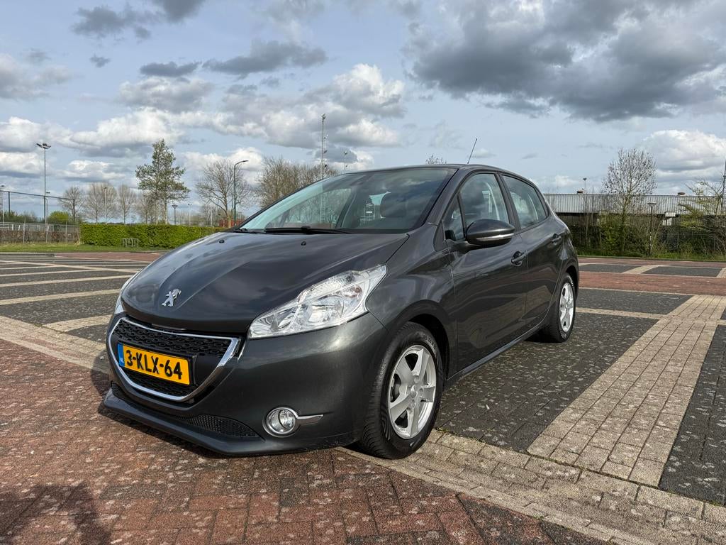 Peugeot 208 1.2 VTI 60KW/82PK 5-D 2013 Grijs, Auto's, Peugeot, Voorwielaandrijving, 31 €/maand, 1199 cc, Origineel Nederlands