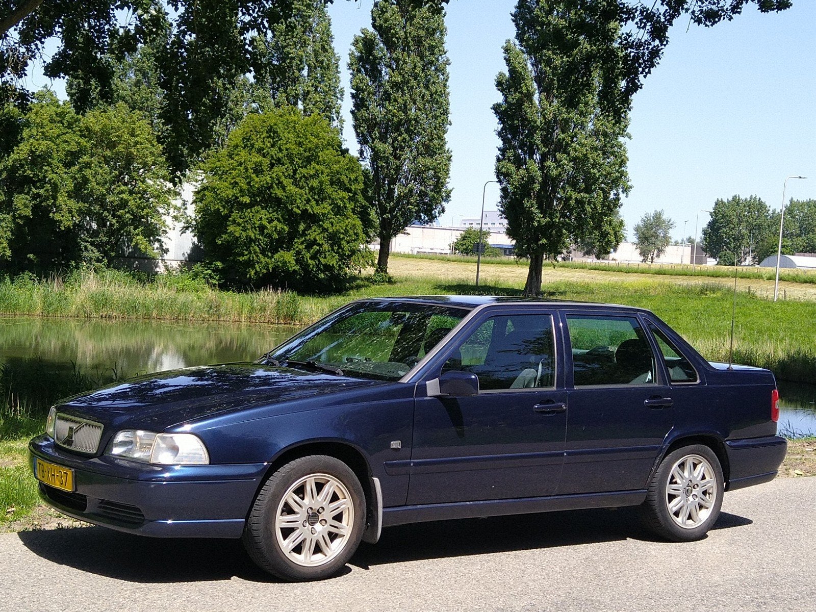 Volvo S70 2.5 1998 Blauw, Auto's, Volvo, Voorwielaandrijving, Blauw, 1384 kg, 75 €/maand
