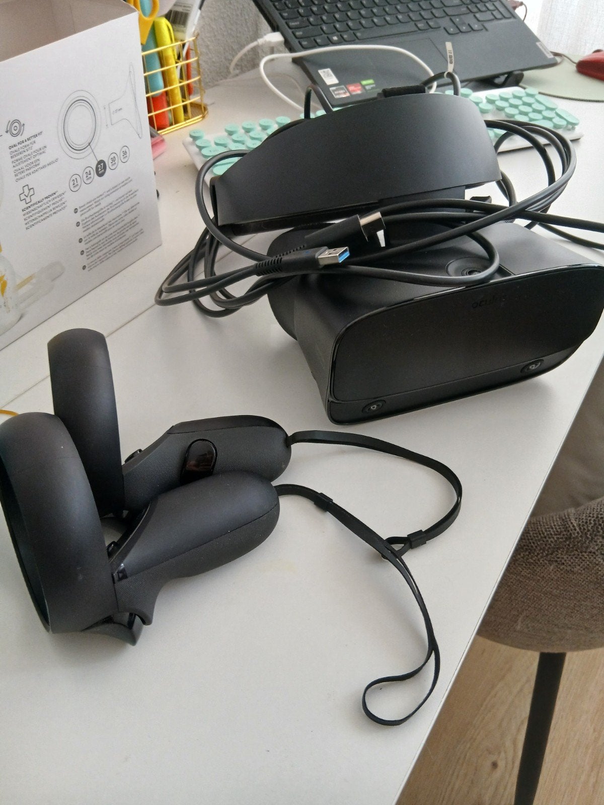 Oculus Rift S VR-headset met controllers en kabel, Ophalen of Verzenden, Gebruikt, VR-bril, Pc