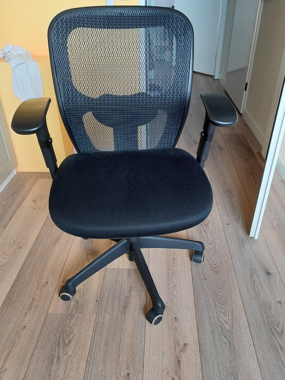 Ergonomische bureaustoel BENS 803-BSC-3, Ophalen, Zo goed als nieuw, Zwart