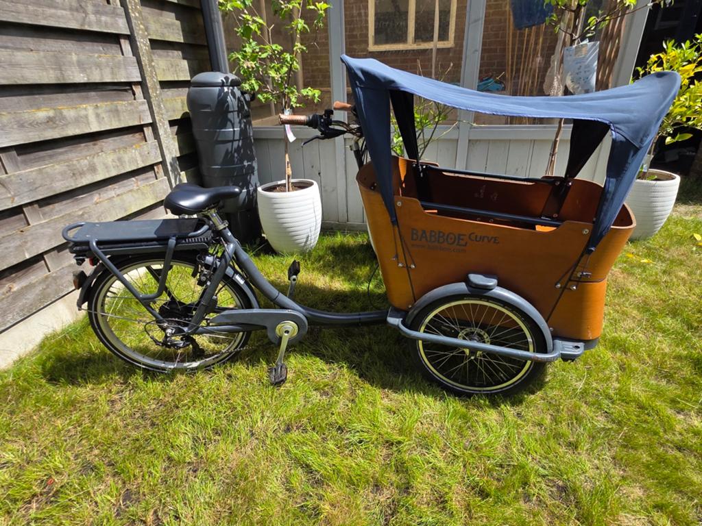 Babboe E-Curve bakfiets, Gebruikt, Velgrem, Huif, 2 kinderen