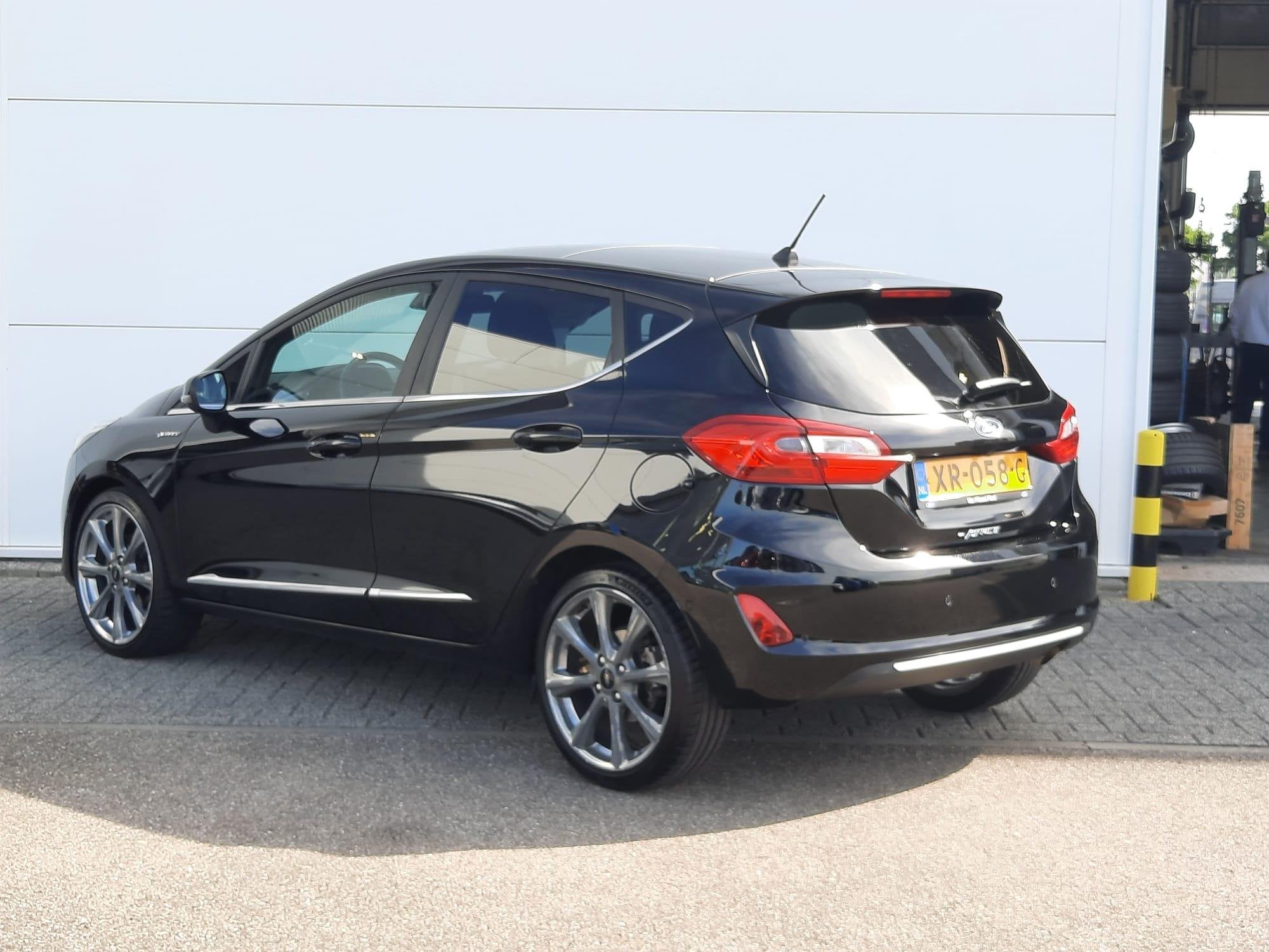 Ford Fiesta 1.0 EcoBoost Vignale | Met Panorama dak!, Auto's, Voorwielaandrijving, 125 pk, Gebruikt, Euro 6