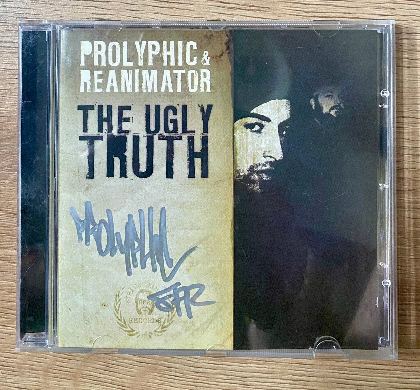 cd: Prolyphic & Reanimator - The Ugly Truth (2008) *SIGNED*, Cd's en Dvd's, Ophalen of Verzenden, Gebruikt
