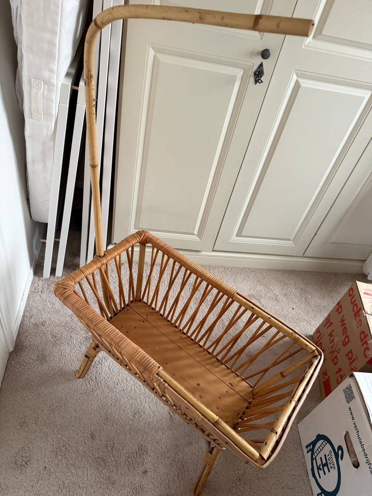 Vintage rotan poppenwieg - Eyecatcher kinderkamer, Ophalen, Gebruikt, Overige typen
