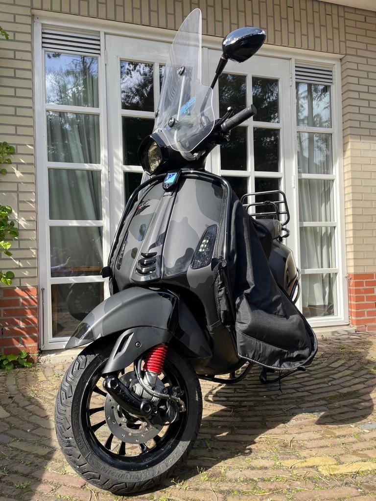 Vespa Sprint 1e eigenaar camo grote beurt custom, Ophalen, Overige modellen, Maximaal 45 km/u, Zo goed als nieuw