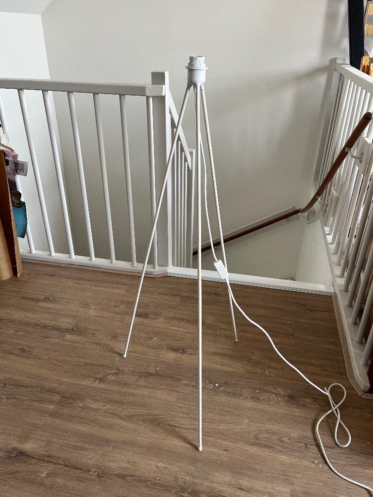 Umage vloerlamp tripod wit, Ophalen, Gebruikt, E27 (groot), Minimalistisch