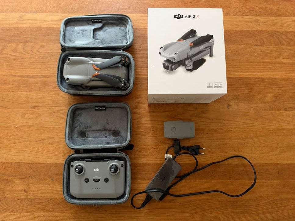 DJI Air 2S met 2 accu's en accessoires, 250 tot 900 gram, 30 tot 45 minuten, Cameradrone, Extra accu('s)