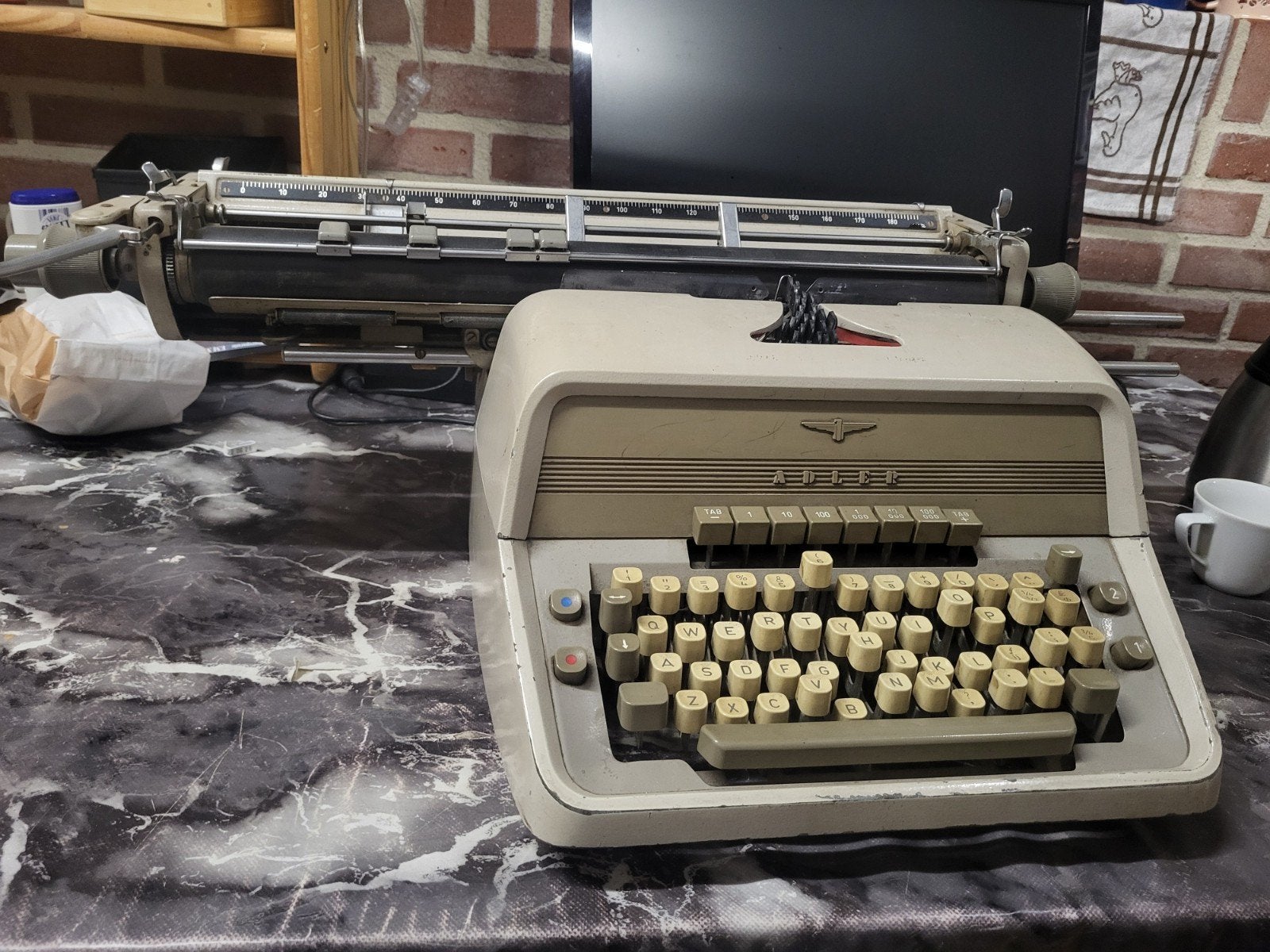 Adler Typmachine, Diversen, Typemachines, Ophalen of Verzenden, Kringloop Laares, Kringlooplaares128@gmail.com, Minkmaatstraat 126