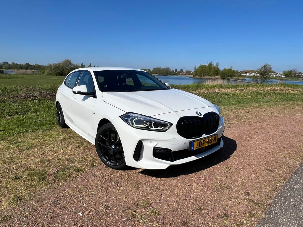BMW 1-Serie 120i M High Exec | Dealer OH | Garantie, 1998 cc, 730 kg, 4 cilinders, Leder en Stof