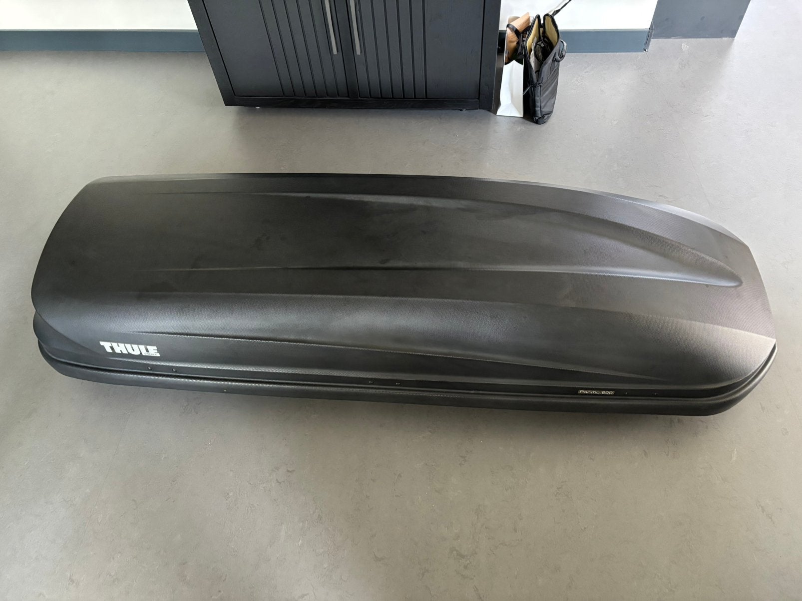 Thule Pacific 600 Dakkoffer – Uitstekende staat, Auto diversen, Dakkoffers, Ophalen, Zo goed als nieuw