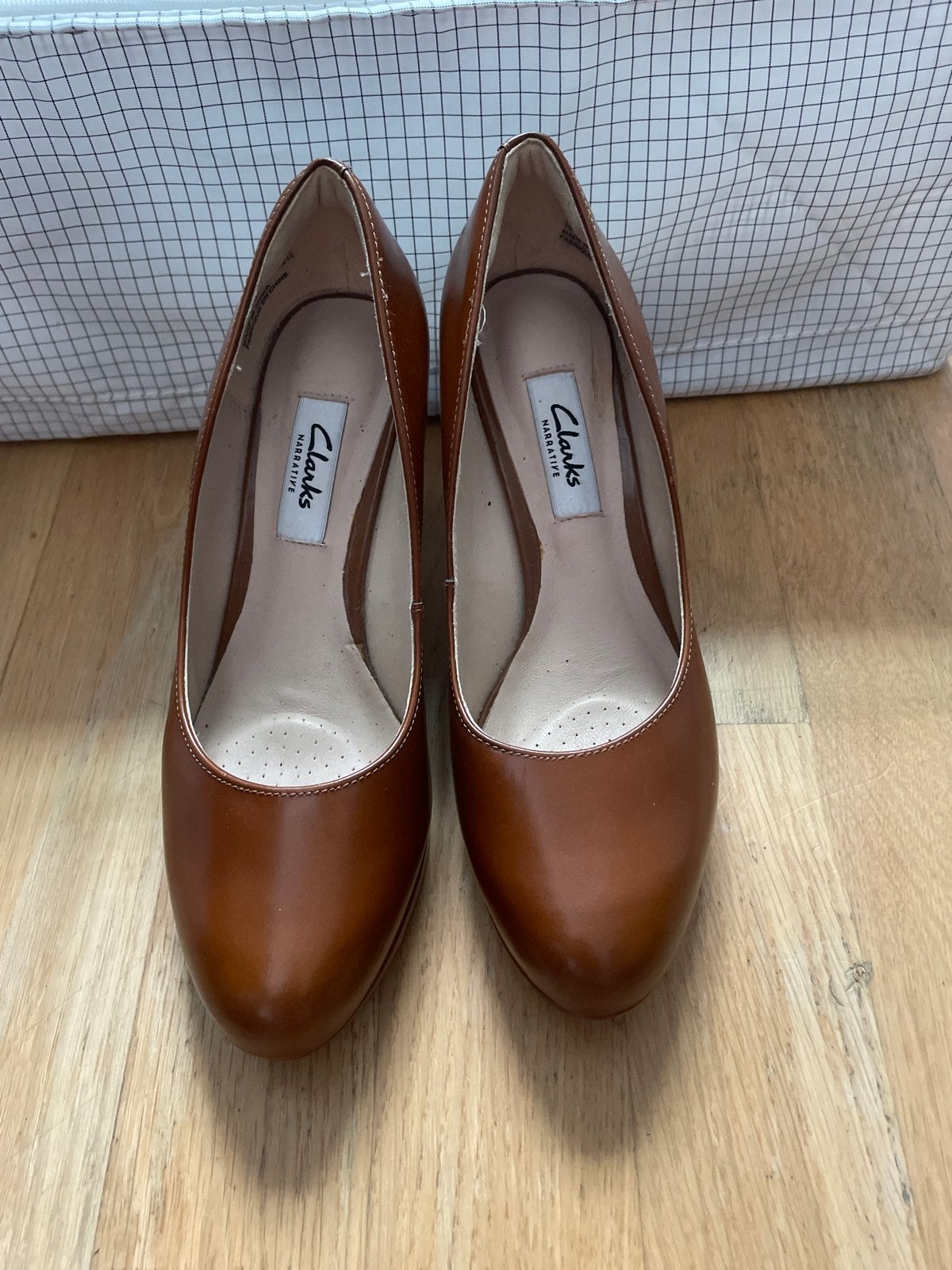 Clarks bruine pumps met hak - Maat 36, Ophalen, Gedragen, Bruin, Pumps