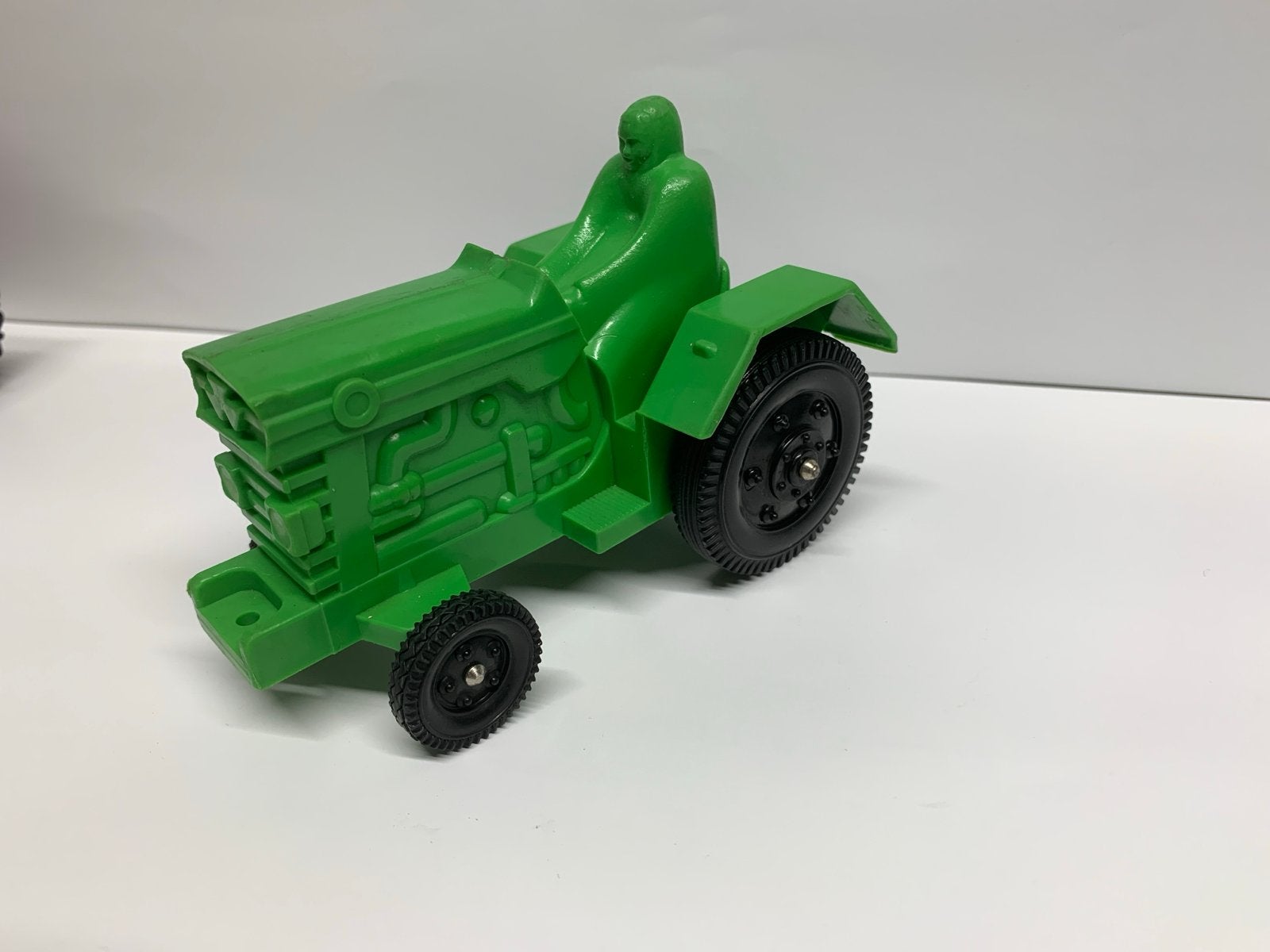 4 TOMTE Massey-Ferguson miniatuur tractoren schaal 1:32, Ophalen of Verzenden, Gebruikt