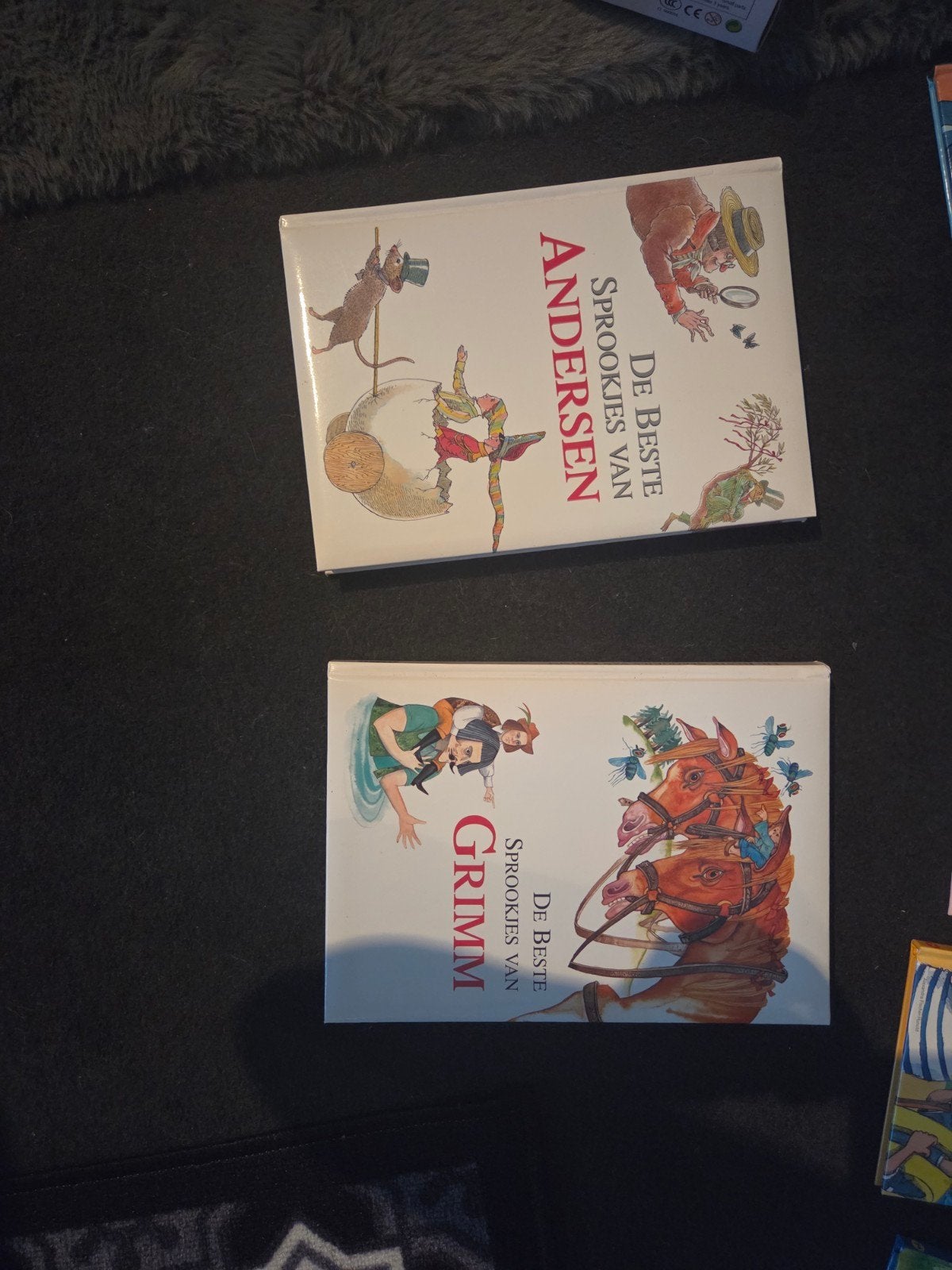 Sprookjes van Anderson en Grimm, Ophalen, Zo goed als nieuw