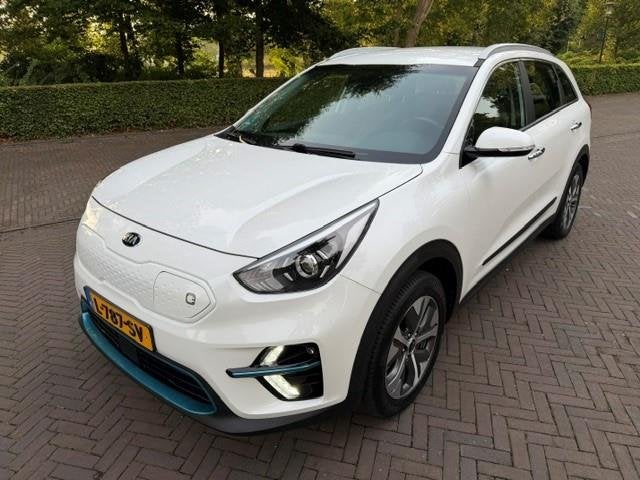 Kia e-Niro Dynamicline 64kWh SOH 100% Warmtepomp/Acarplay/Na, Auto's, Gebruikt, 1712 kg, Wit, Origineel Nederlands